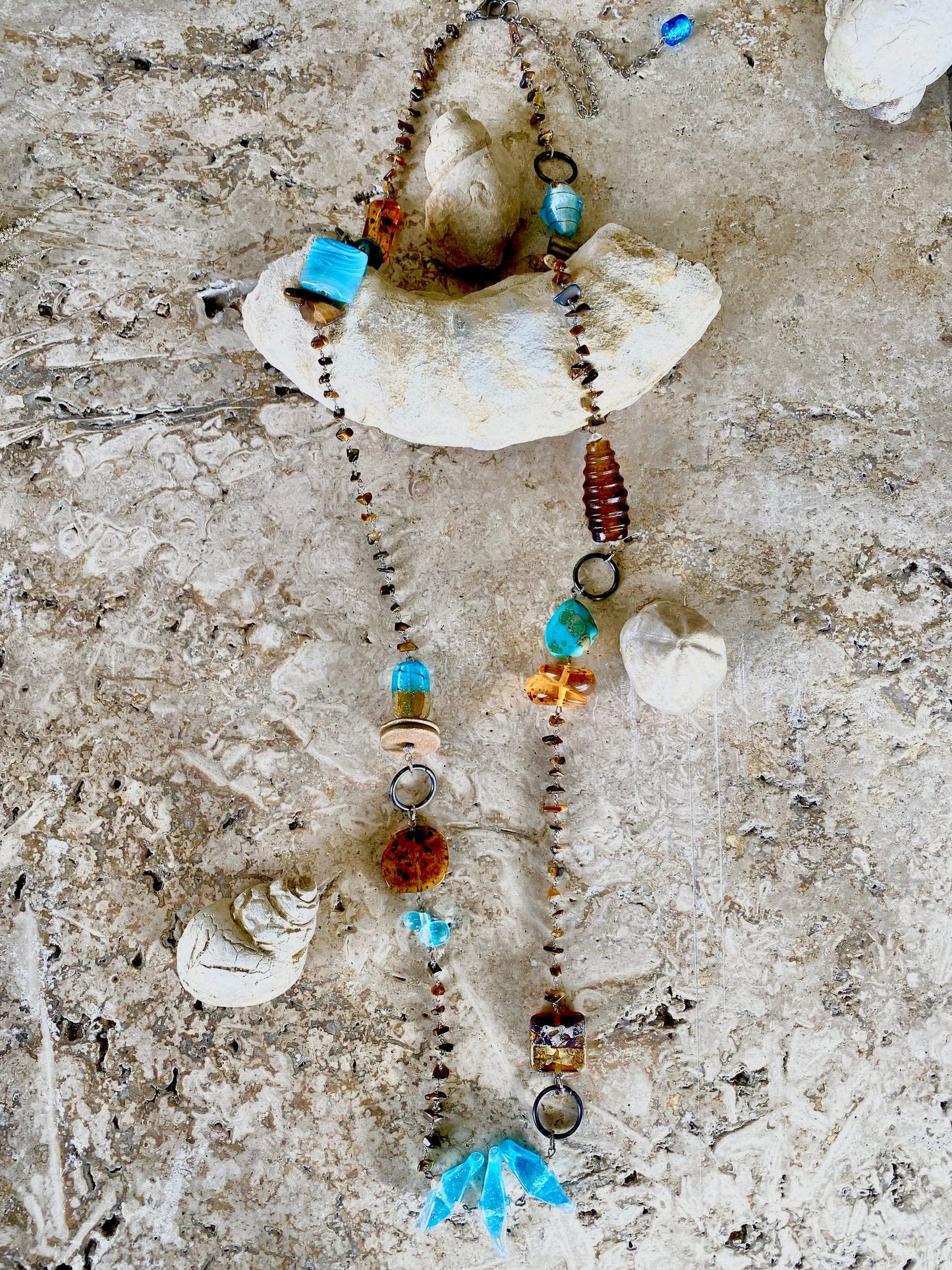 SANDGLASS LONG SILHOUETTE NECKLACE