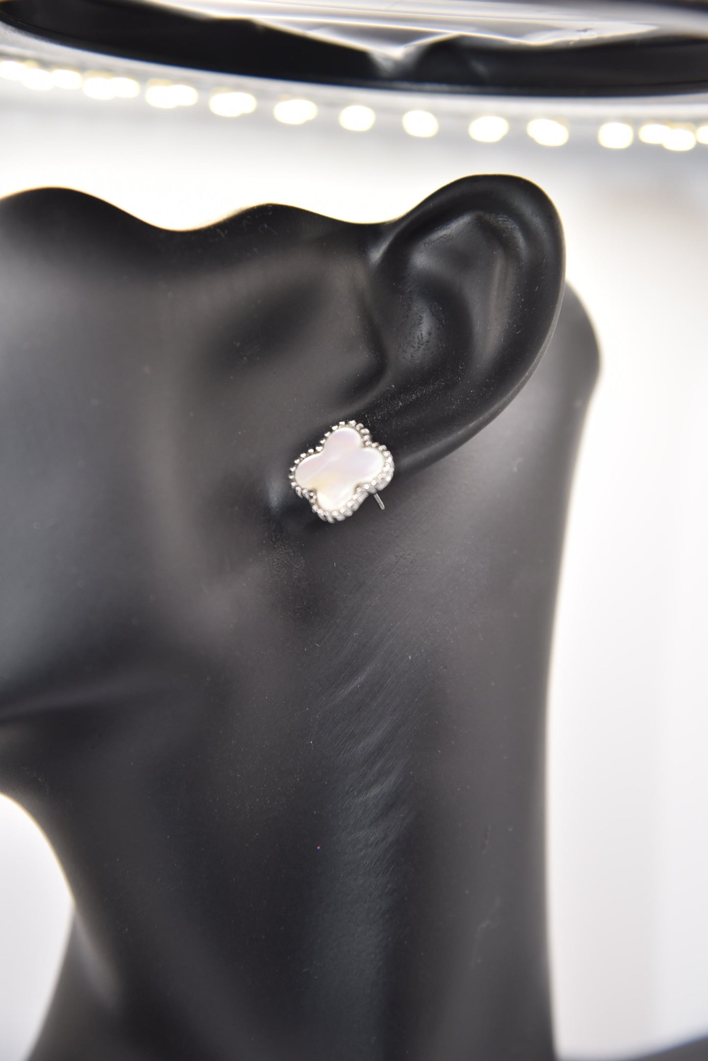 Shell Clover Pearl Earrings