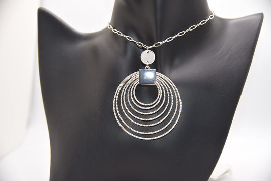 Wired Circle Necklace and Earrings