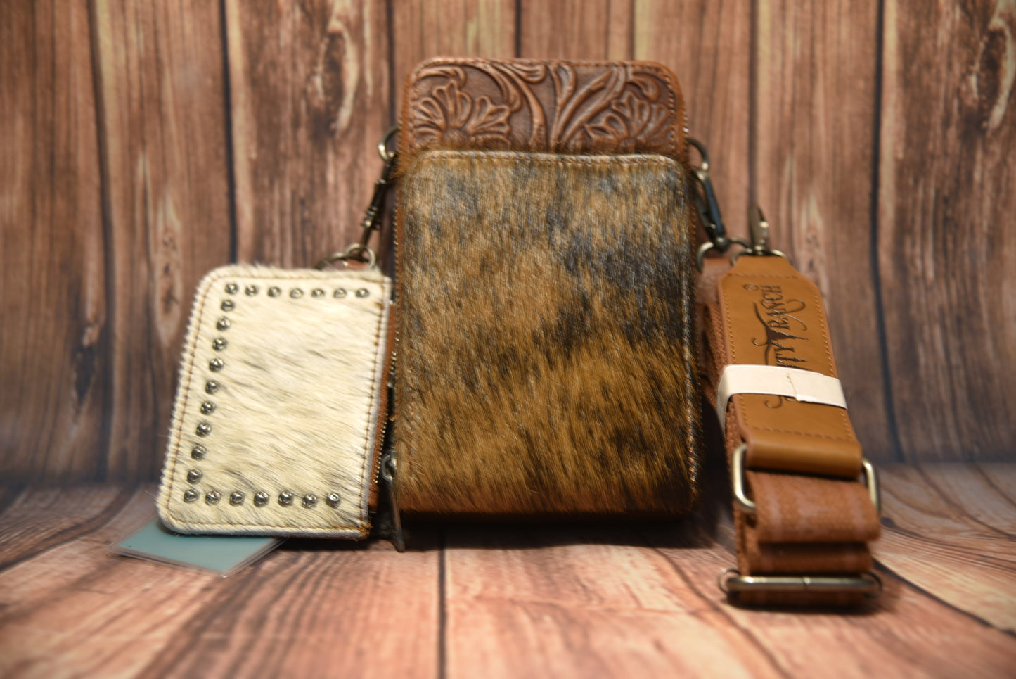 TRINITY RANCH GENUINE HAIR-ON COWHIDE PHONE PURSE SET